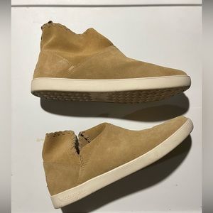 UGG sneakers